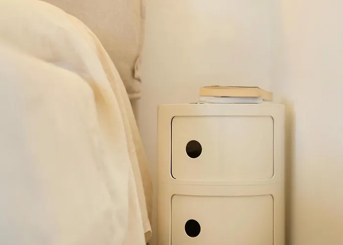 Oikos - Charm & Relax